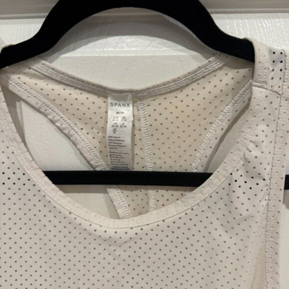 SPANX Performance Tank - Set of 2 - Size Medium - Picture 4 of 4